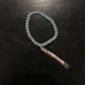 Cloudy Bead Elastic Bracelet w Silver/Taupe Tassel